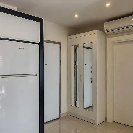 Pleasure In Fully Equipped Apartment *